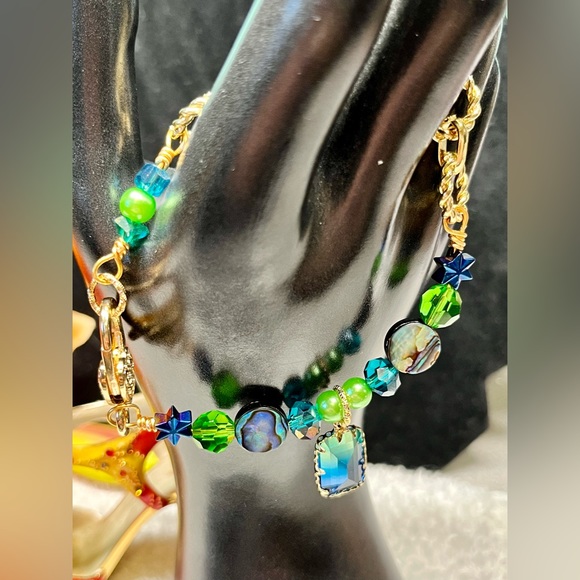 🎉🥰Stunning chunky dangle bracelet-abalone shell and bling/glitter - Picture 12 of 13